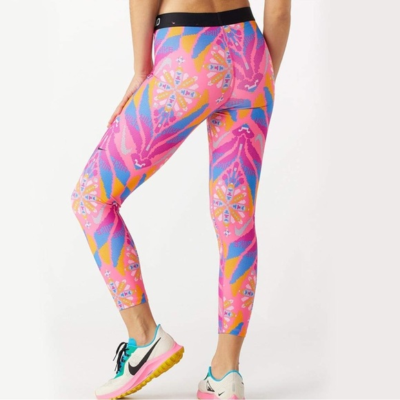 Nike Womens Pro Fall Pro Femme Print Crop Tight Womens Bv2975-639 size medium - Picture 2 of 10